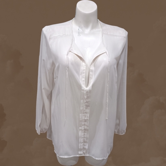 Mudd Womens Sheer Cream Long Sleeve Tie Neck Blouse Size 1X High Low Top - Picture 5 of 9